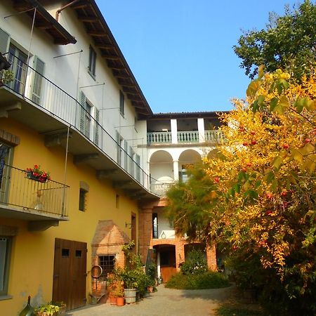 Agriturismo La Terrazza Sul Bosco Barolo Exterior foto