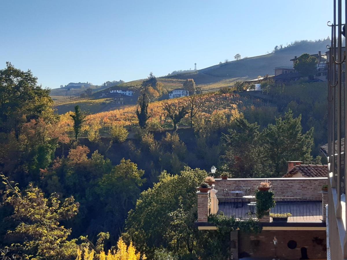 Agriturismo La Terrazza Sul Bosco Barolo Exterior foto