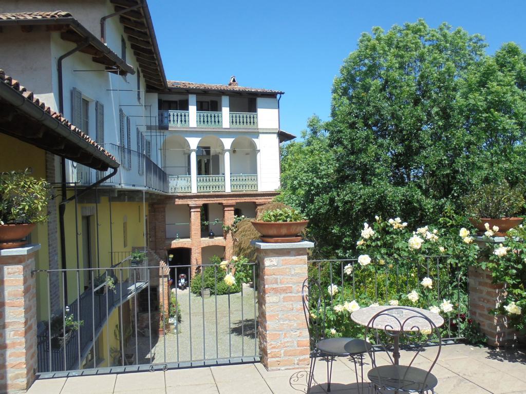 Agriturismo La Terrazza Sul Bosco Barolo Exterior foto