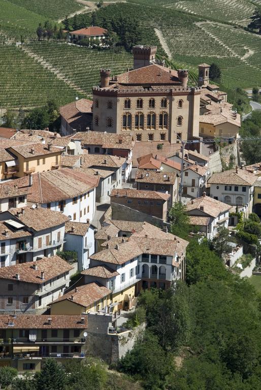 Agriturismo La Terrazza Sul Bosco Barolo Exterior foto