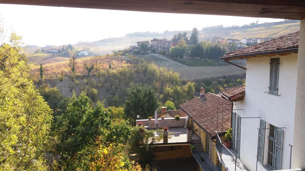 Agriturismo La Terrazza Sul Bosco Barolo Exterior foto
